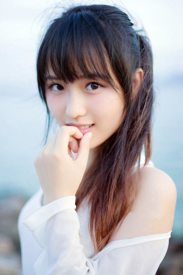 “那又如何？今日，我吕蒙便是为私仇而来，将士们，杀！”吕蒙冷哼一声，一声令下，数百艘艨艟出现，每五艘或十艘一组，朝着陈到这边穿插过来。